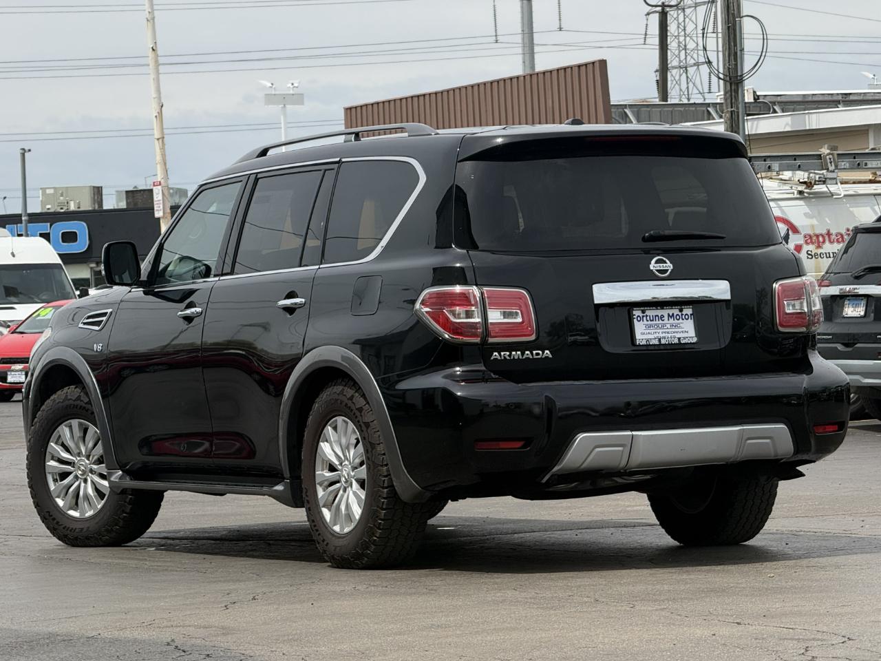 Nissan Armada 4x2 SV 2017