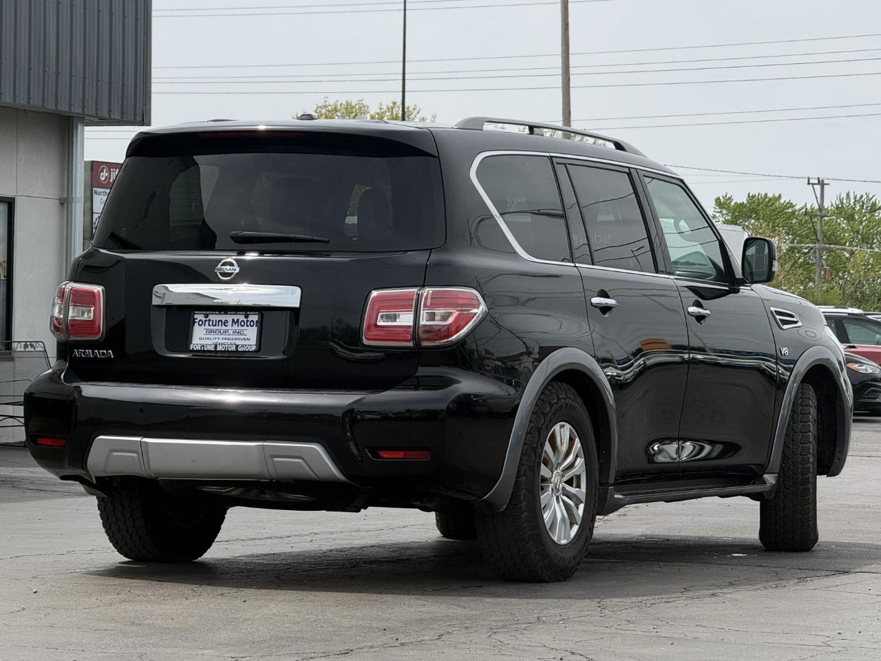 Nissan Armada 4x2 SV 2017