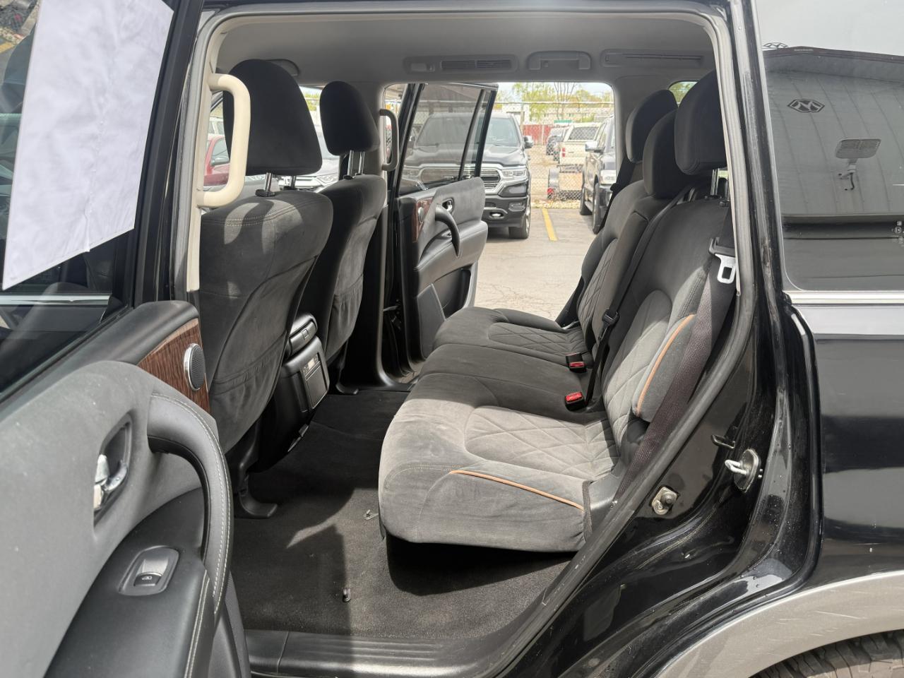 Nissan Armada 4x2 SV 2017