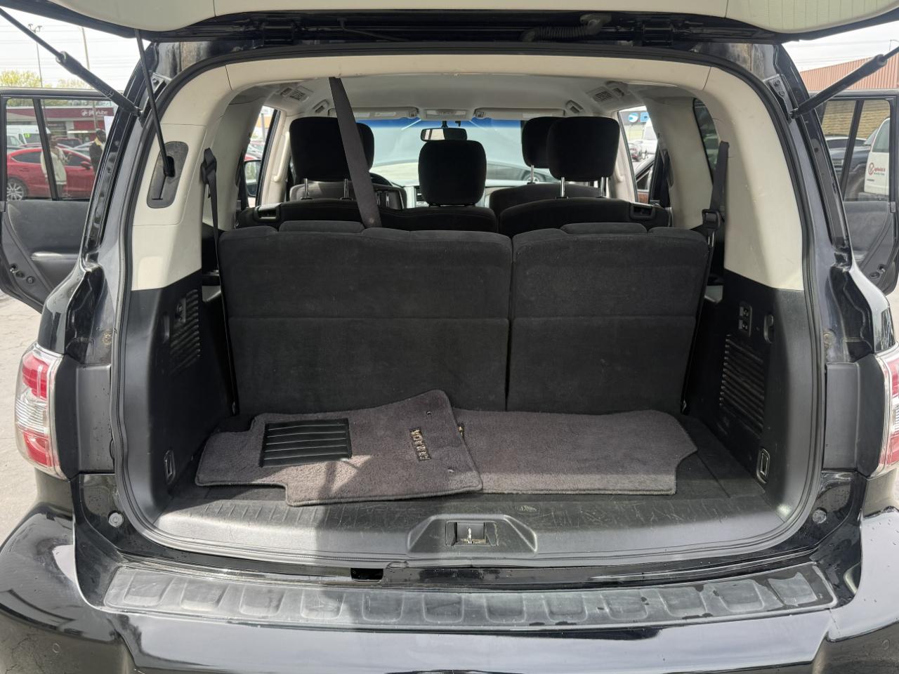 Nissan Armada 4x2 SV 2017