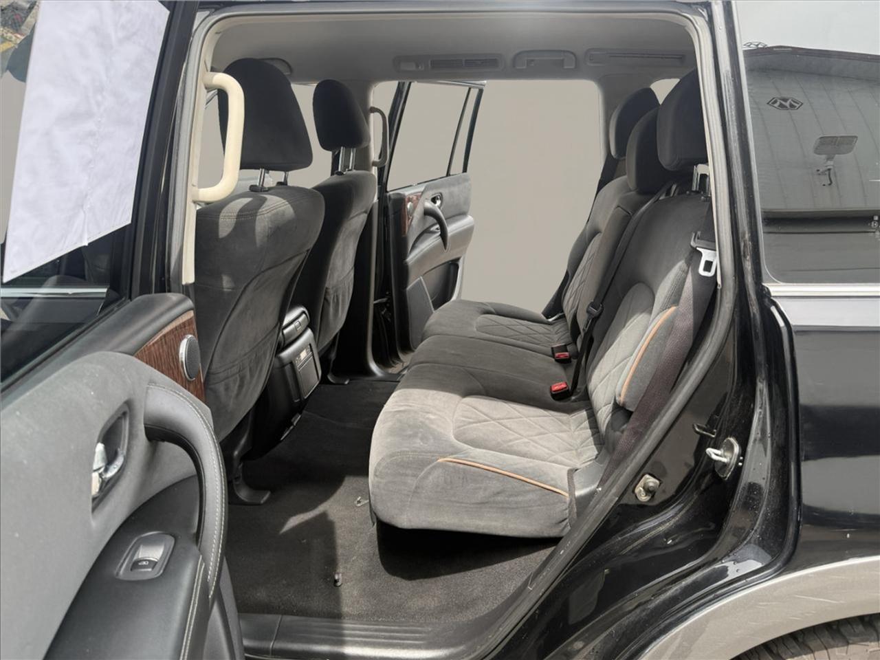 Nissan Armada 4x2 SV 2017
