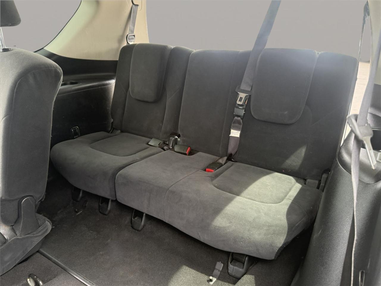 Nissan Armada 4x2 SV 2017