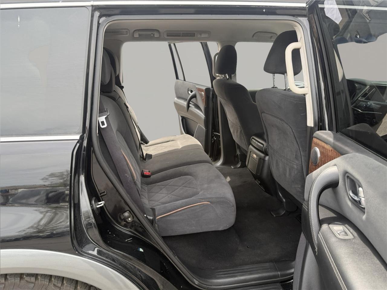 Nissan Armada 4x2 SV 2017