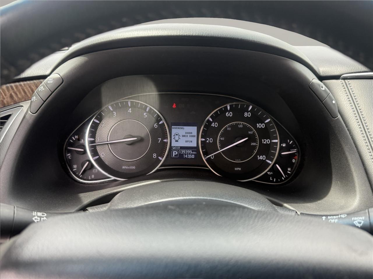 Nissan Armada 4x2 SV 2017