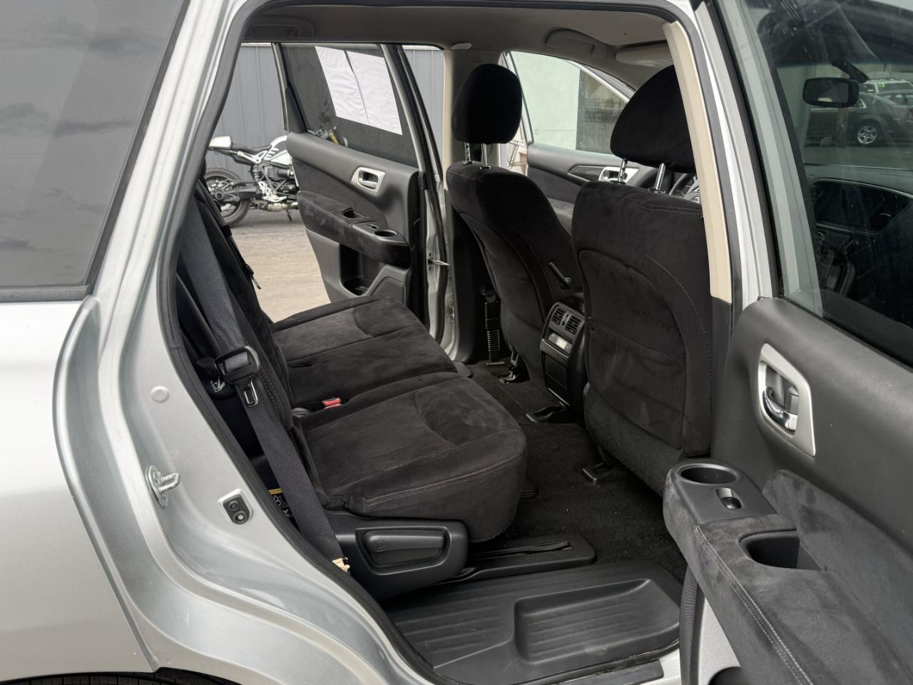 Nissan Pathfinder 4WD 4dr SV 2016