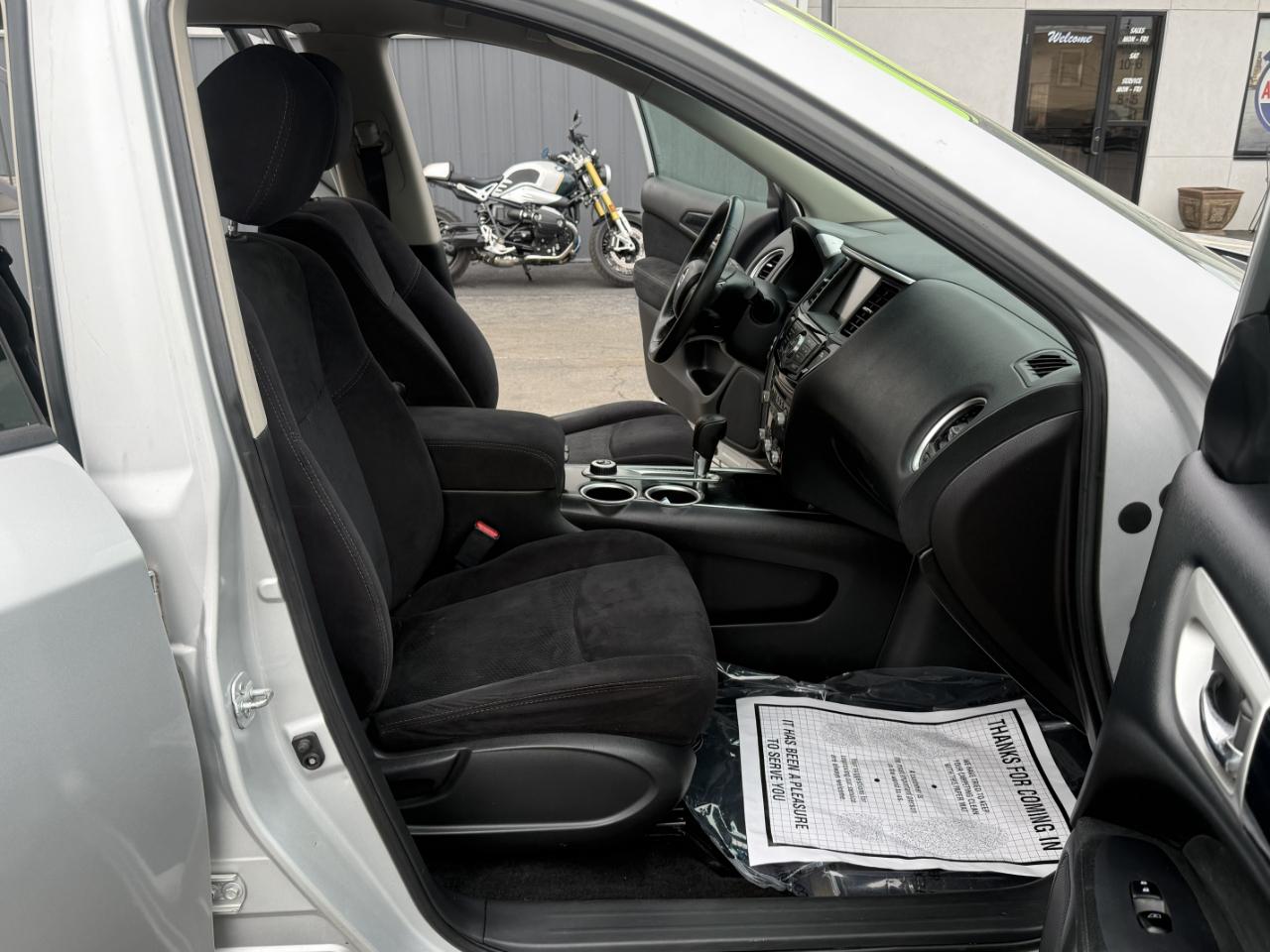 Nissan Pathfinder 4WD 4dr SV 2016