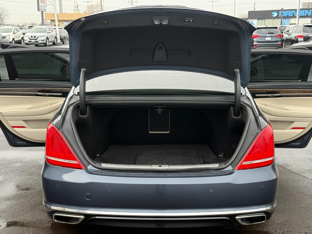 Genesis G90 5.0L Ultimate RWD 2017