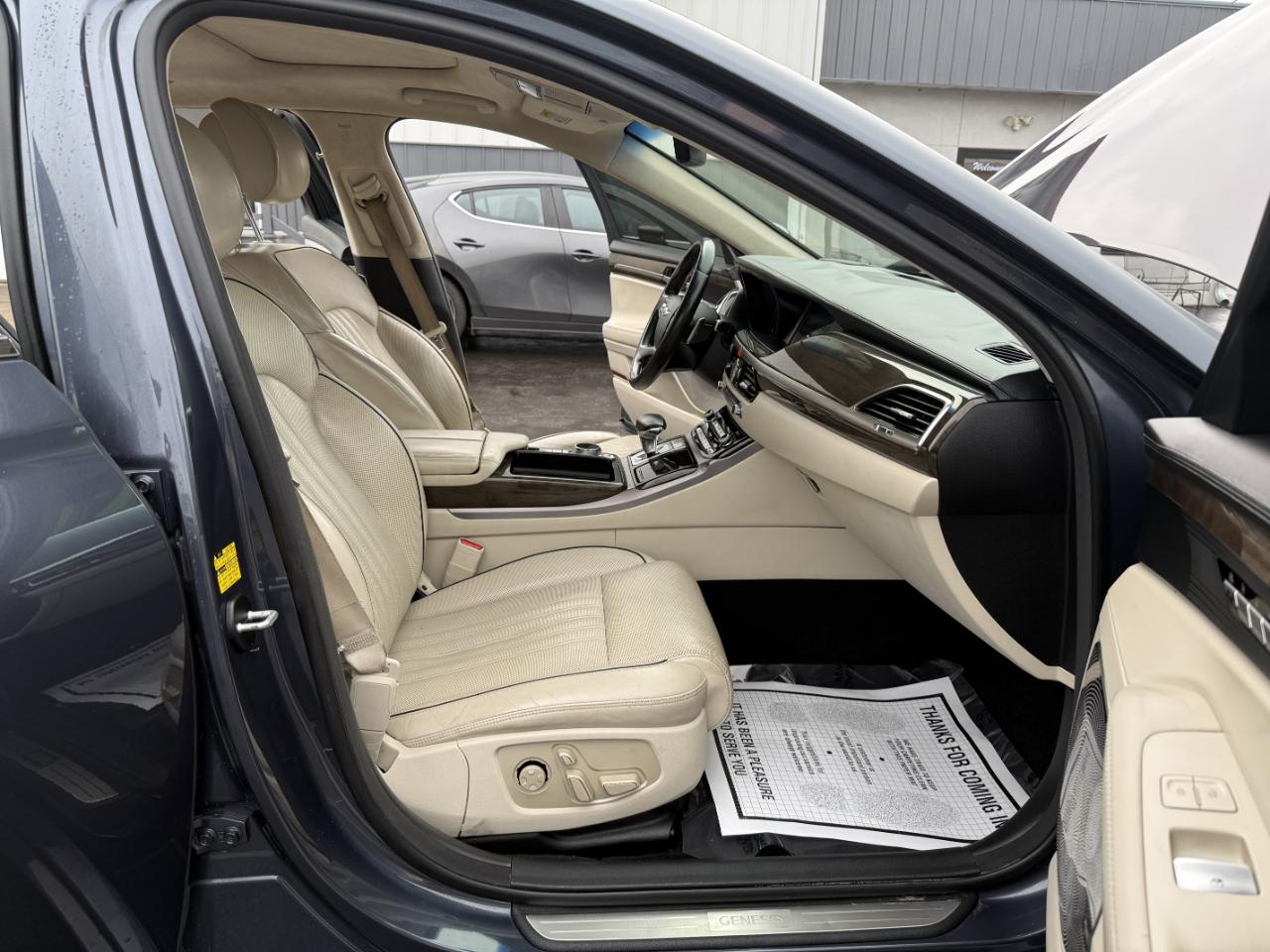 Genesis G90 5.0L Ultimate RWD 2017