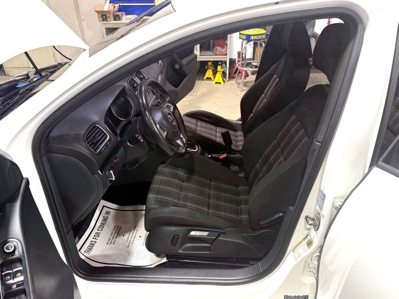 Volkswagen GTI 4dr HB DSG w/Sunroof & Navi PZEV 2012