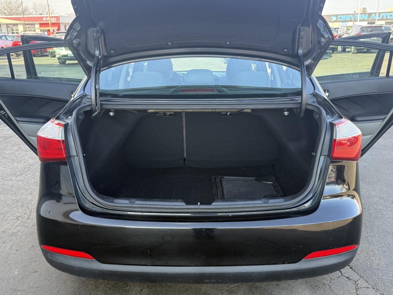 Kia Forte 4dr Sdn Auto LX 2015