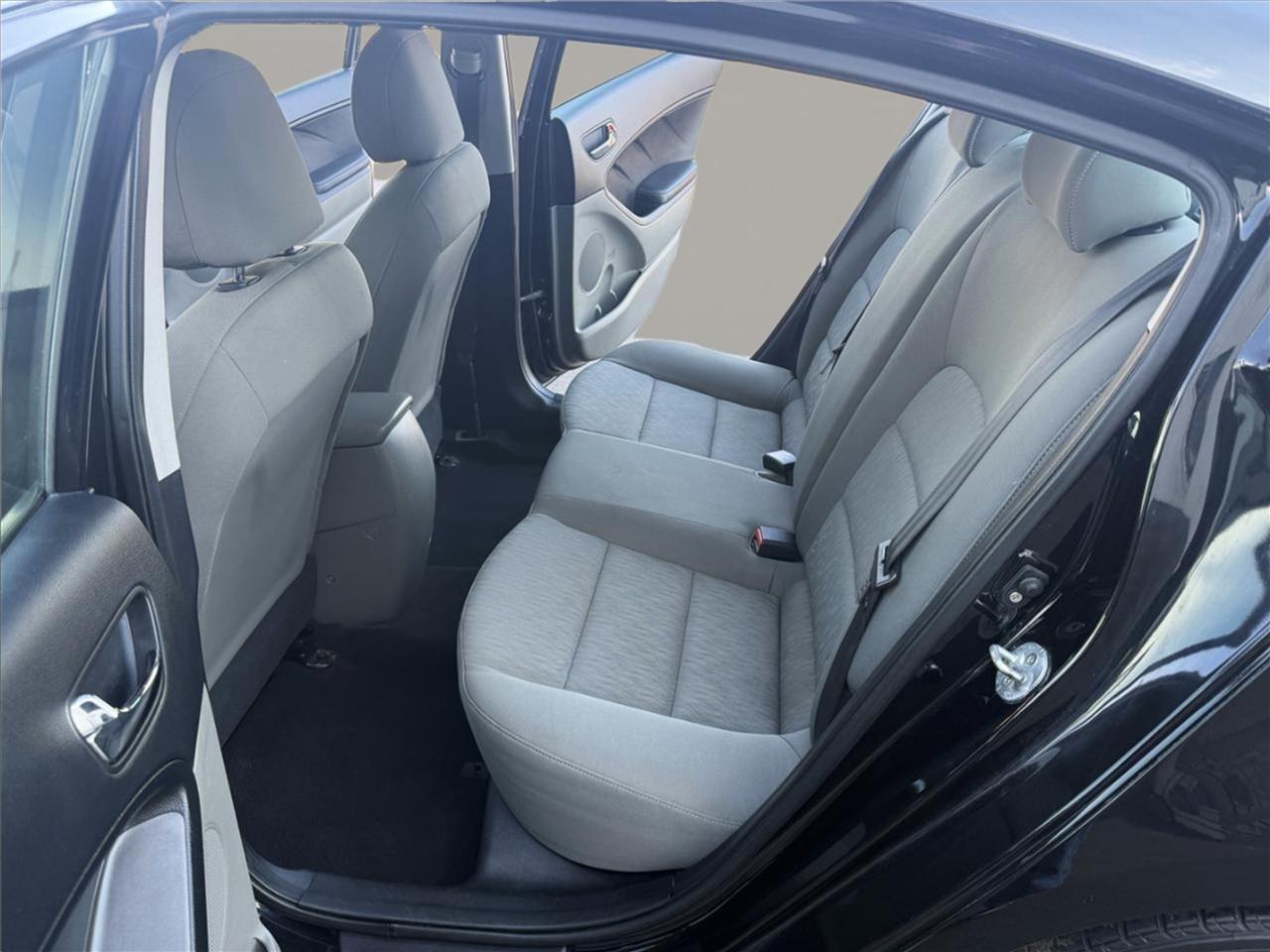 Kia Forte 4dr Sdn Auto LX 2015