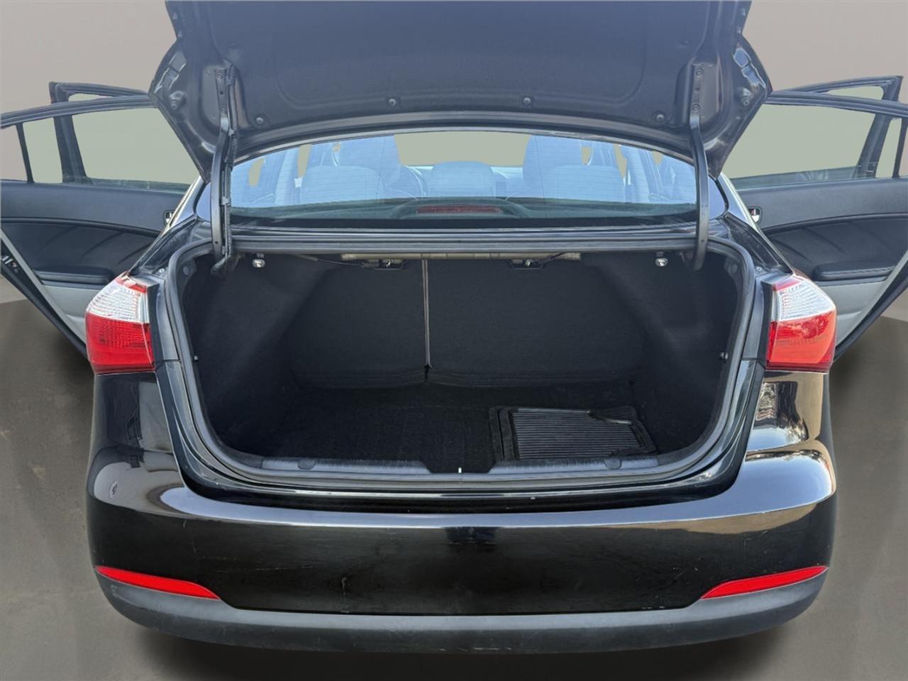 Kia Forte 4dr Sdn Auto LX 2015