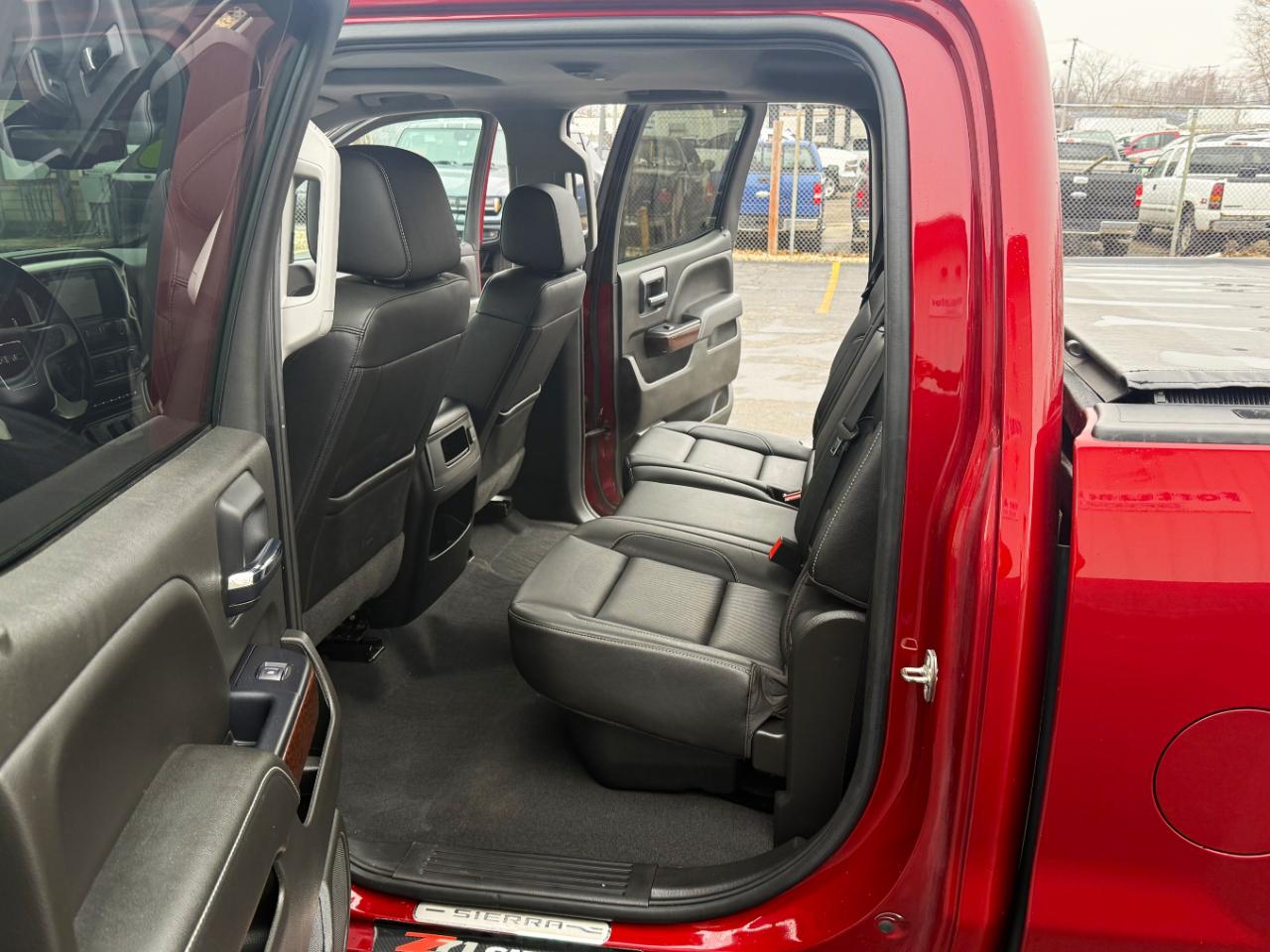 GMC Sierra 1500 4WD Crew Cab 143.5" SLT 2018