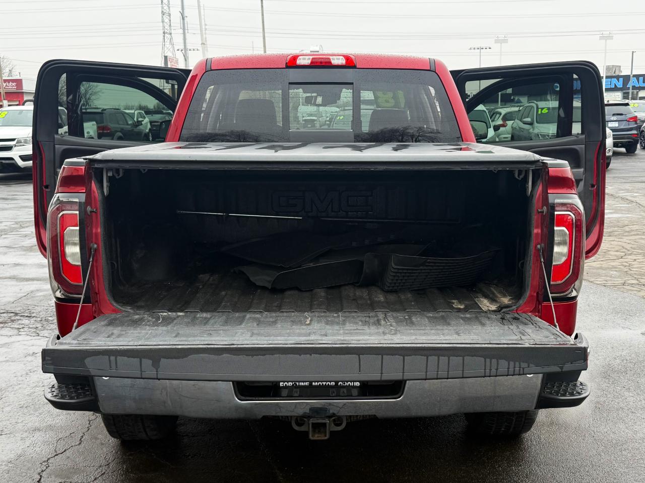 GMC Sierra 1500 4WD Crew Cab 143.5" SLT 2018
