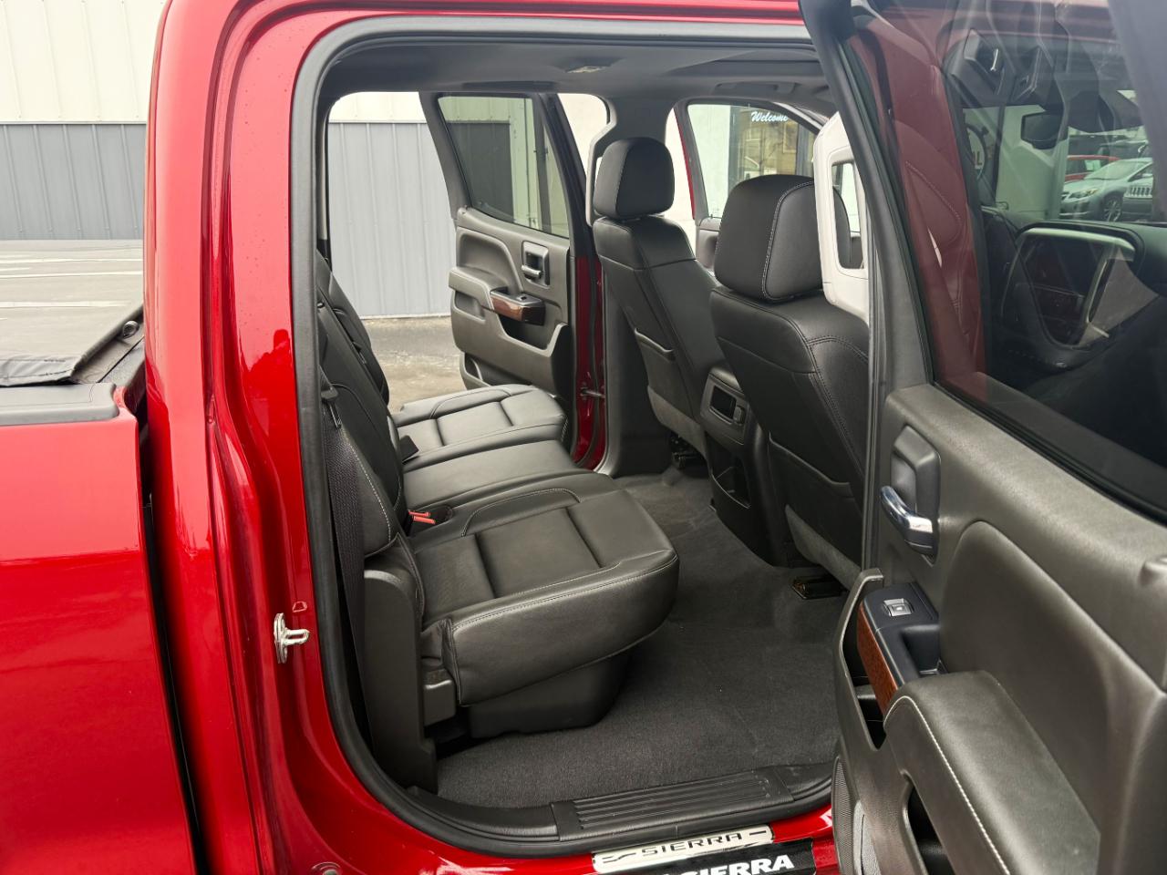 GMC Sierra 1500 4WD Crew Cab 143.5" SLT 2018