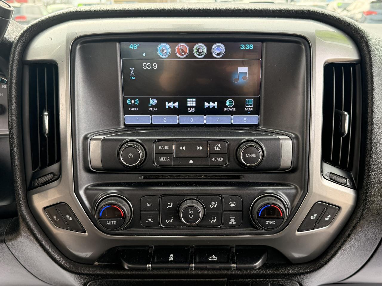 Chevrolet Silverado 1500 4WD Double Cab 143.5" LT w/1LT 2018