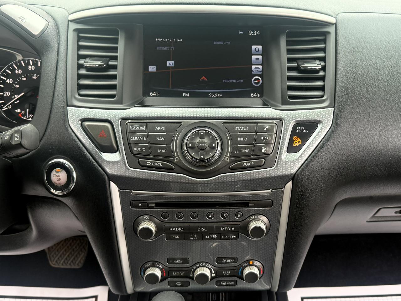 Nissan Pathfinder 4x4 SL 2019