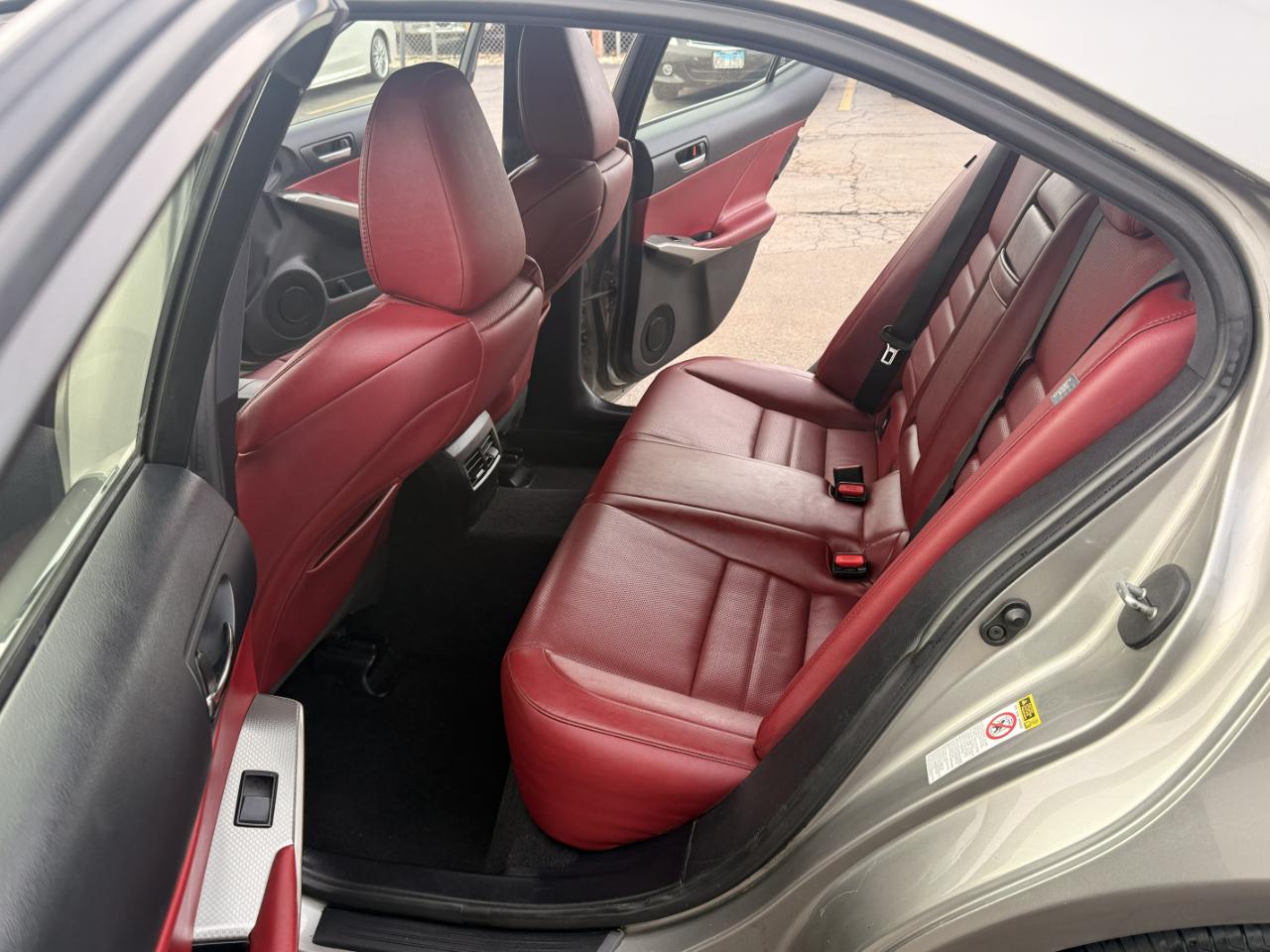 Lexus IS 300 4dr Sdn AWD 2016