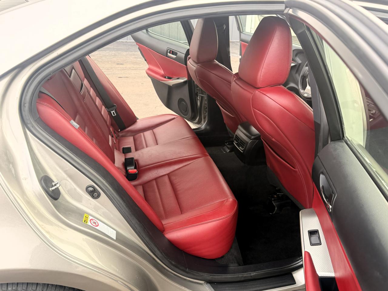 Lexus IS 300 4dr Sdn AWD 2016