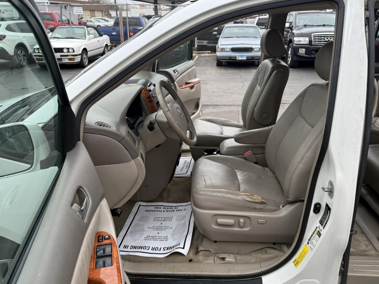 Toyota Sienna 5dr 7-Pass Van XLE FWD (Natl) 2008