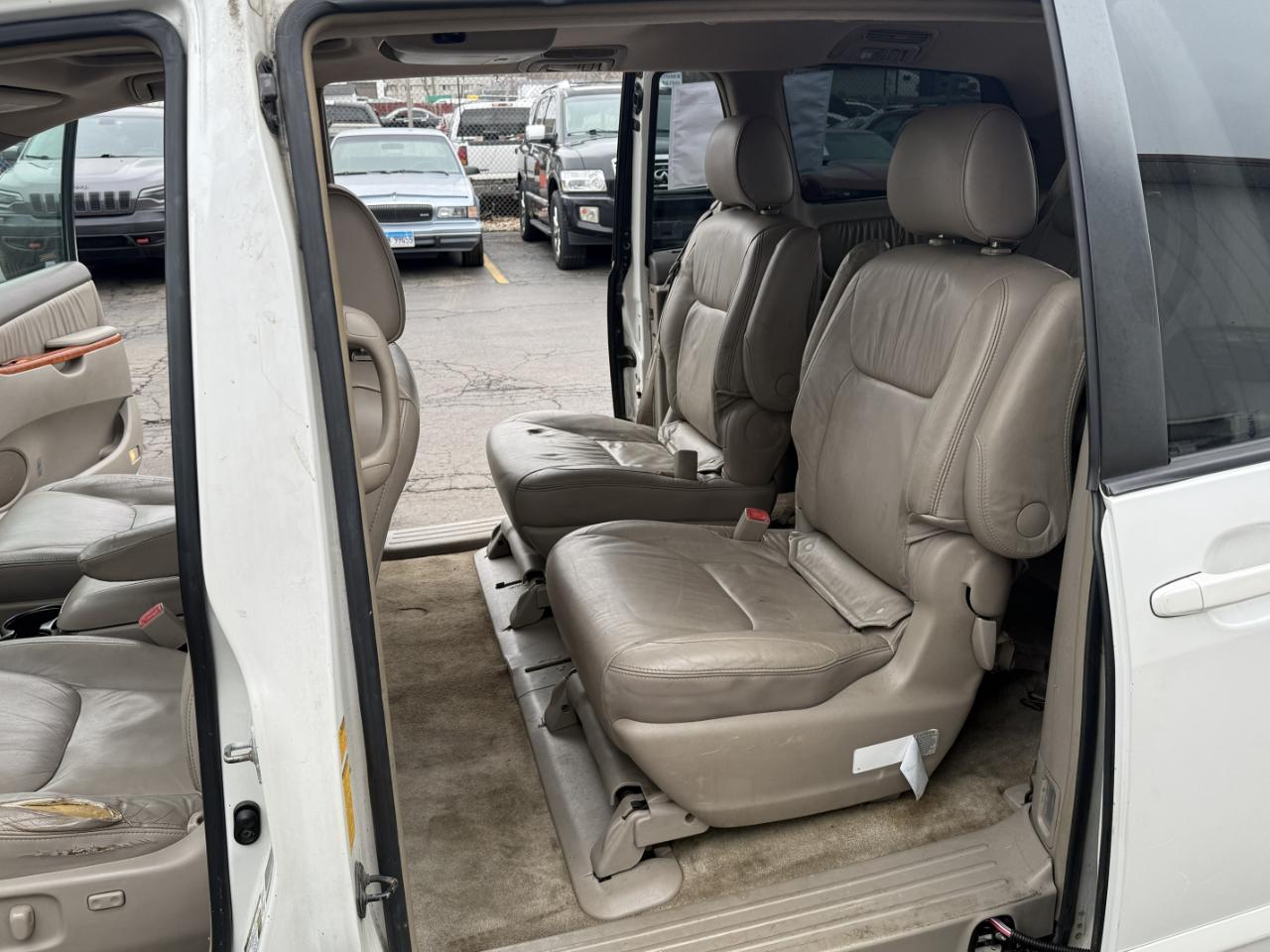 Toyota Sienna 5dr 7-Pass Van XLE FWD (Natl) 2008