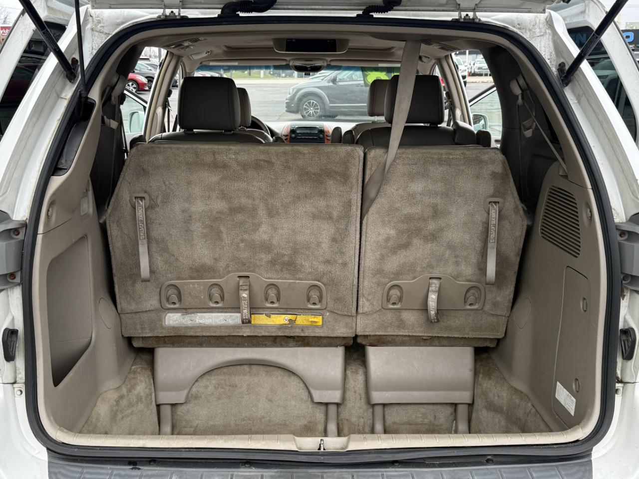 Toyota Sienna 5dr 7-Pass Van XLE FWD (Natl) 2008