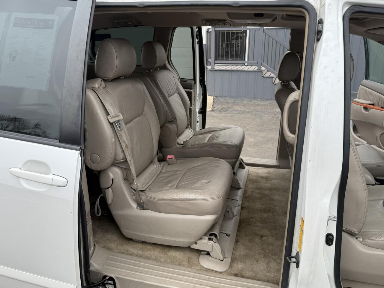 Toyota Sienna 5dr 7-Pass Van XLE FWD (Natl) 2008