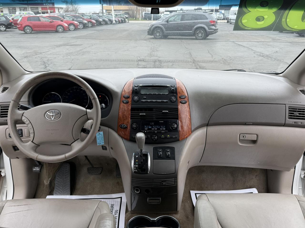 Toyota Sienna 5dr 7-Pass Van XLE FWD (Natl) 2008