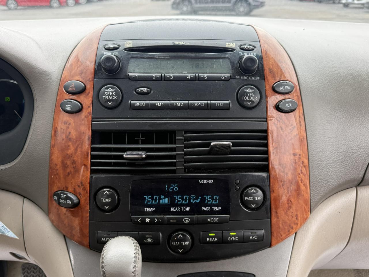 Toyota Sienna 5dr 7-Pass Van XLE FWD (Natl) 2008