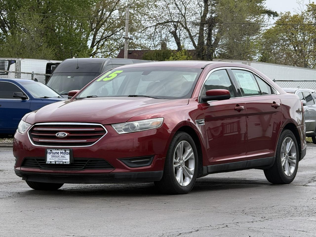 Ford Taurus 4dr Sdn SEL FWD 2015