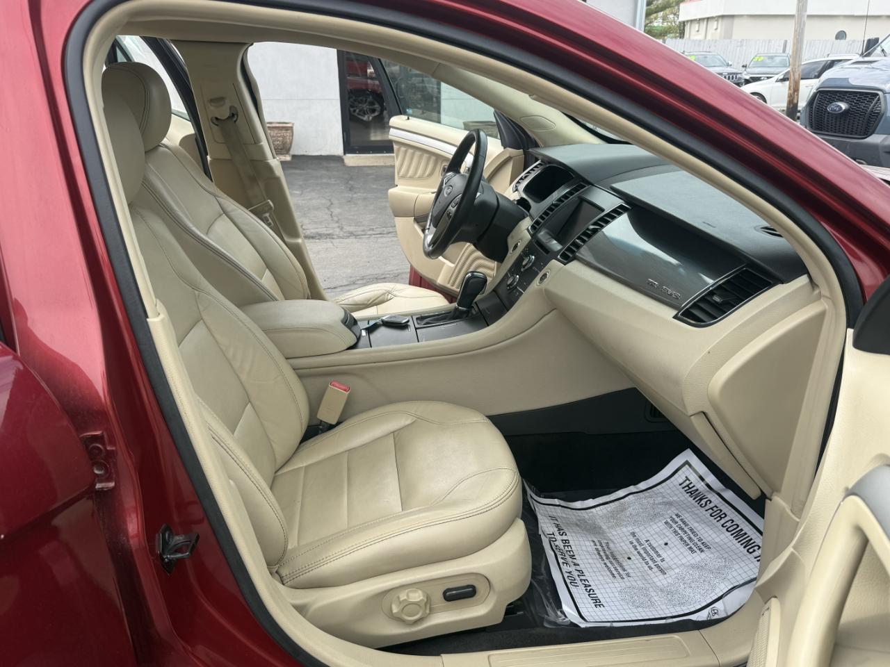 Ford Taurus 4dr Sdn SEL FWD 2015