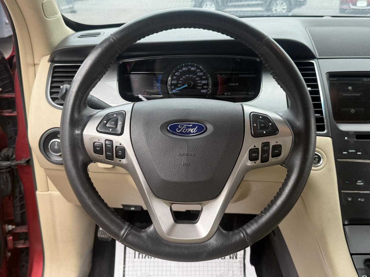 Ford Taurus 4dr Sdn SEL FWD 2015