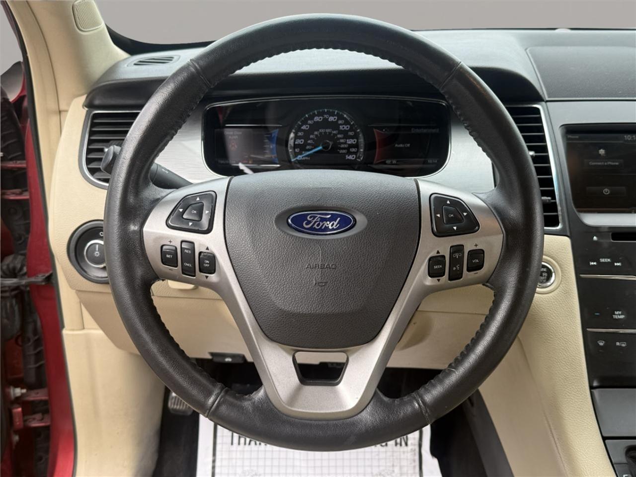 Ford Taurus 4dr Sdn SEL FWD 2015