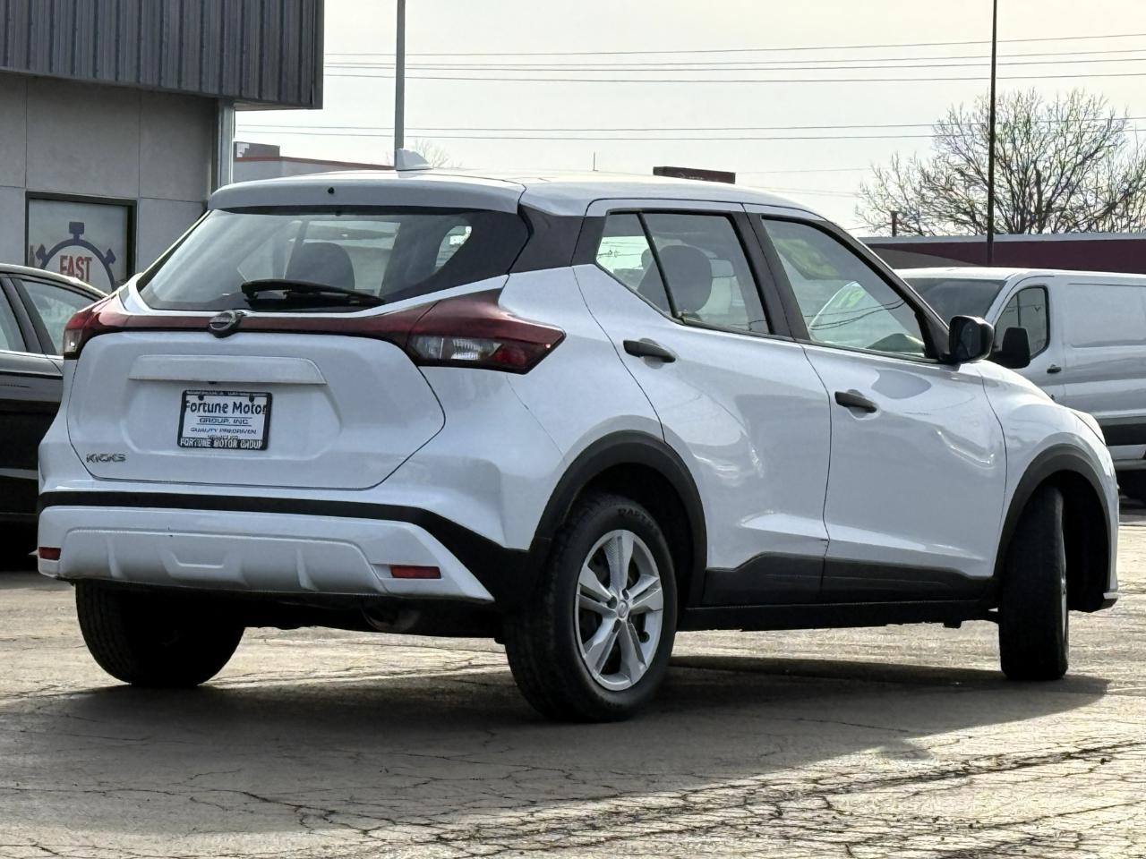 Nissan Kicks S FWD 2023