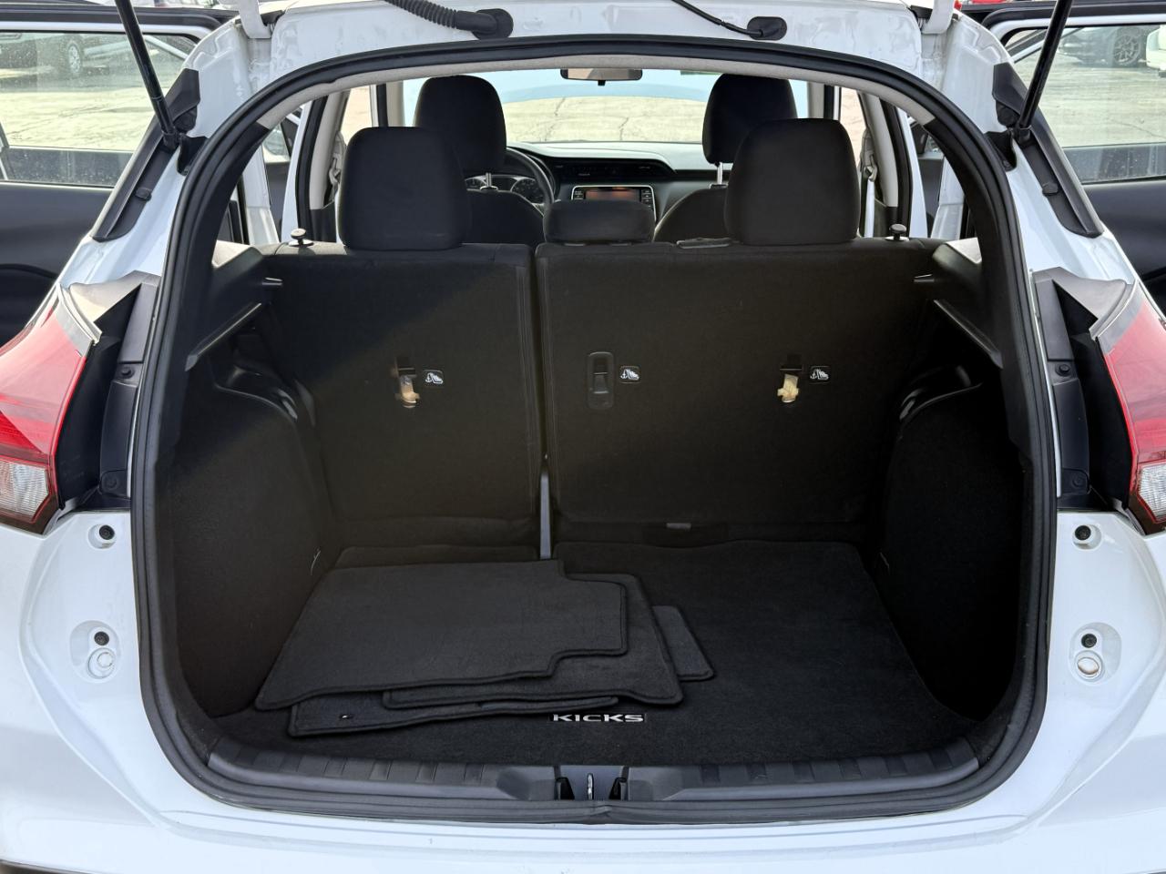 Nissan Kicks S FWD 2023