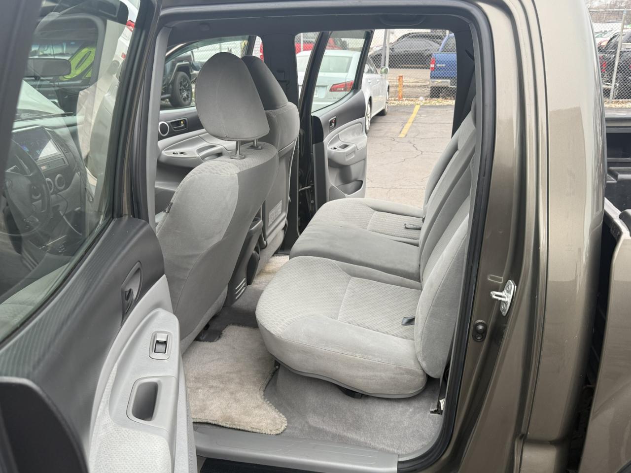 Toyota Tacoma 4WD Double V6 AT (Natl) 2010