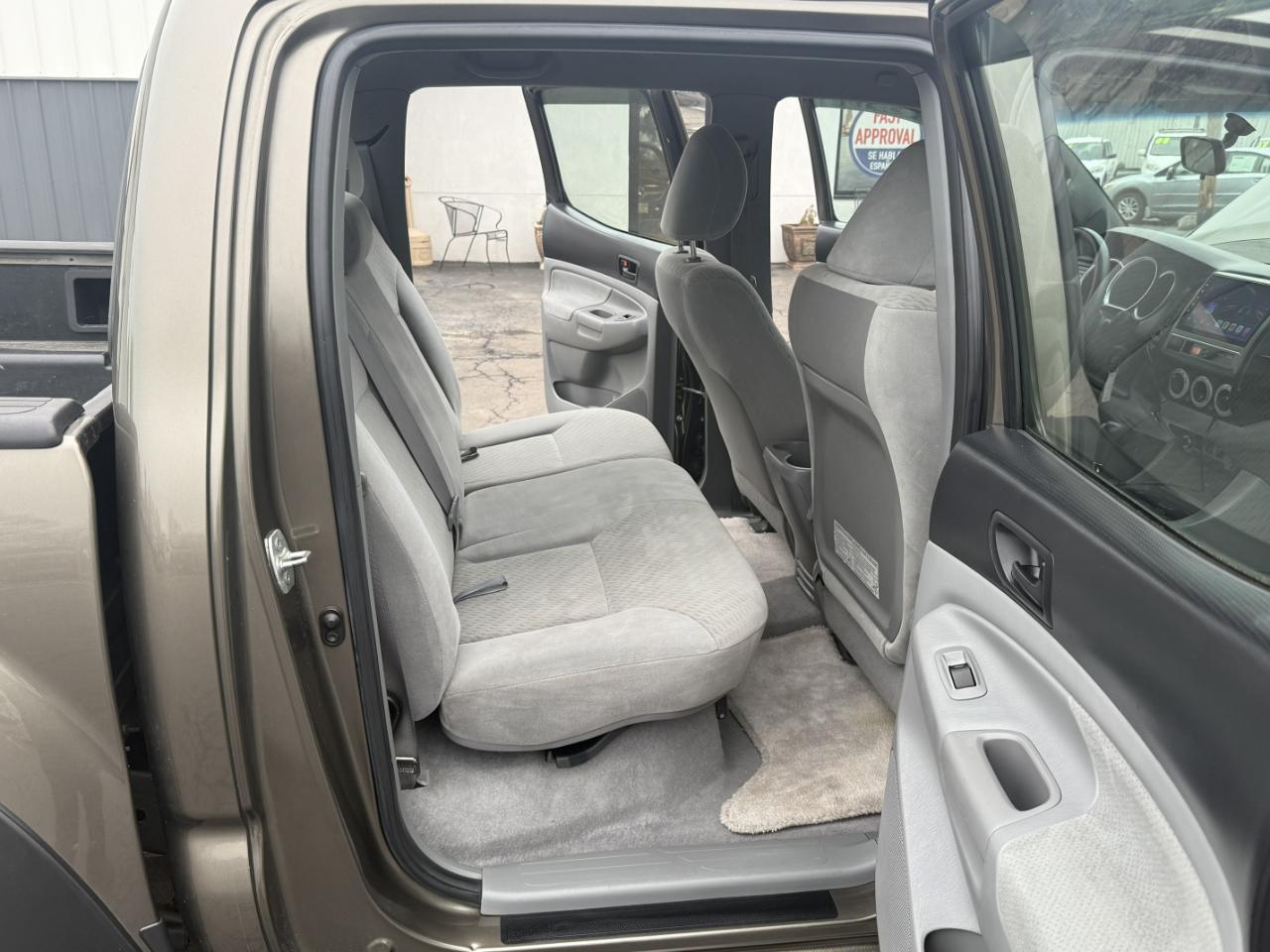 Toyota Tacoma 4WD Double V6 AT (Natl) 2010