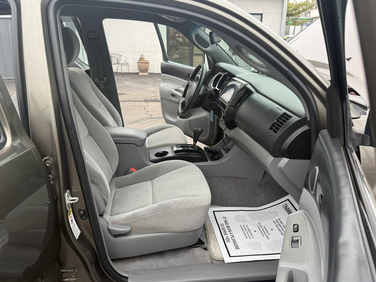 Toyota Tacoma 4WD Double V6 AT (Natl) 2010