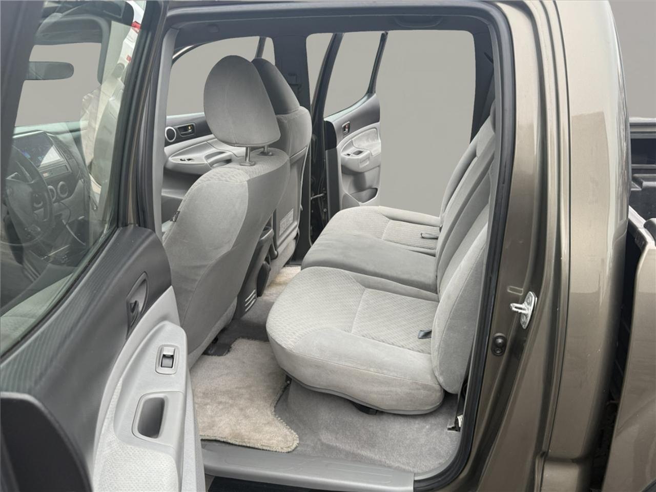 Toyota Tacoma 4WD Double V6 AT (Natl) 2010
