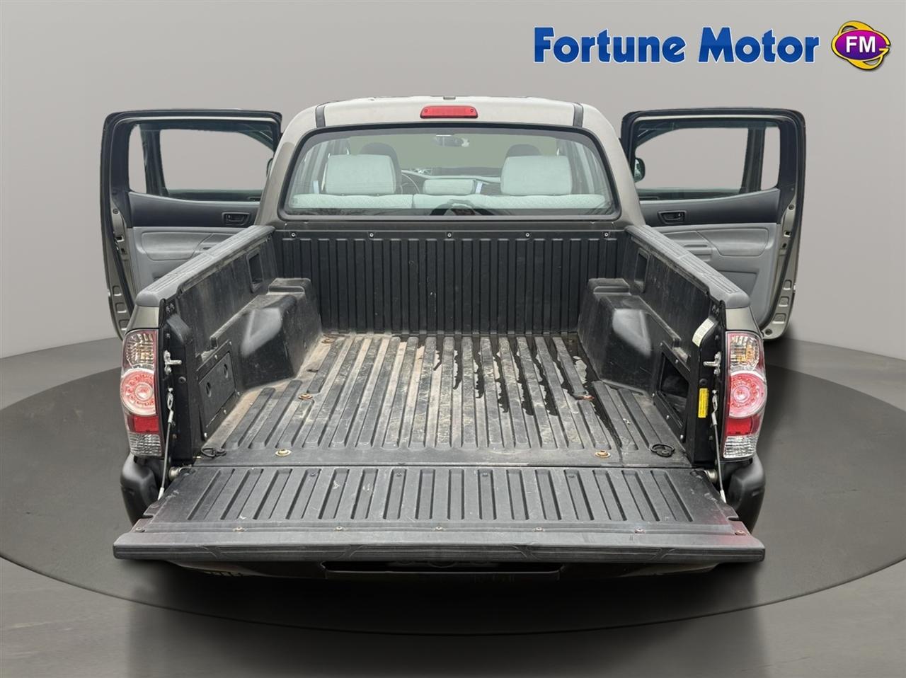 Toyota Tacoma 4WD Double V6 AT (Natl) 2010