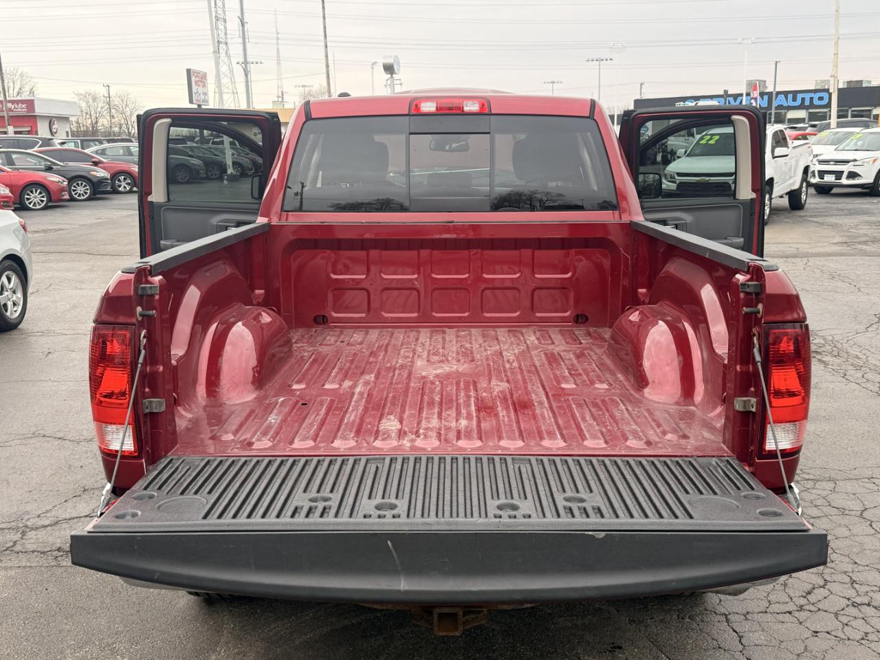 RAM 1500 4WD Quad Cab 140.5" SLT 2014