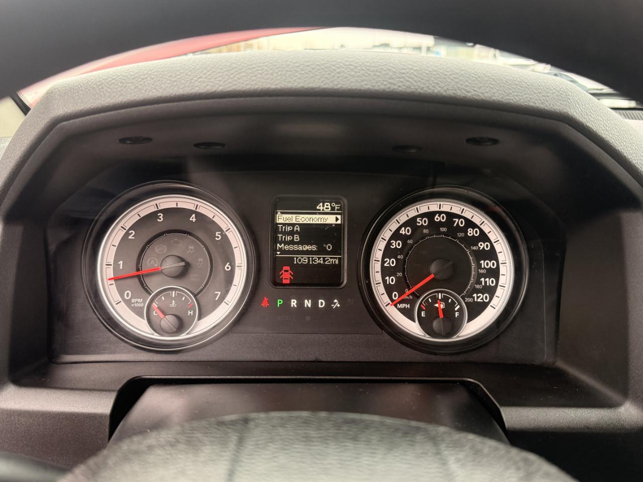 RAM 1500 4WD Quad Cab 140.5" SLT 2014