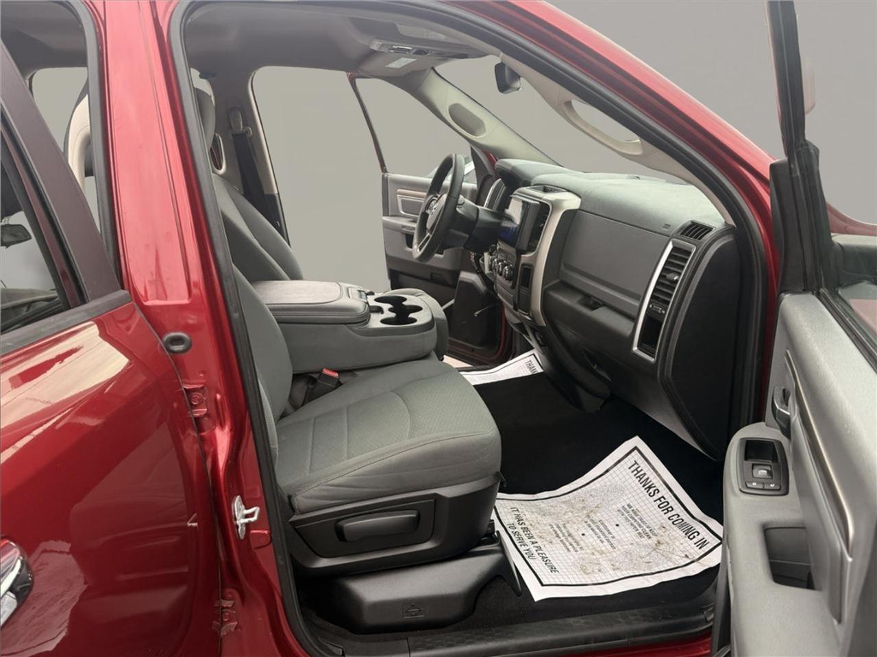 RAM 1500 4WD Quad Cab 140.5" SLT 2014
