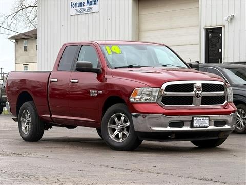 2014 RAM 1500 4WD Quad Cab 140.5" SLT