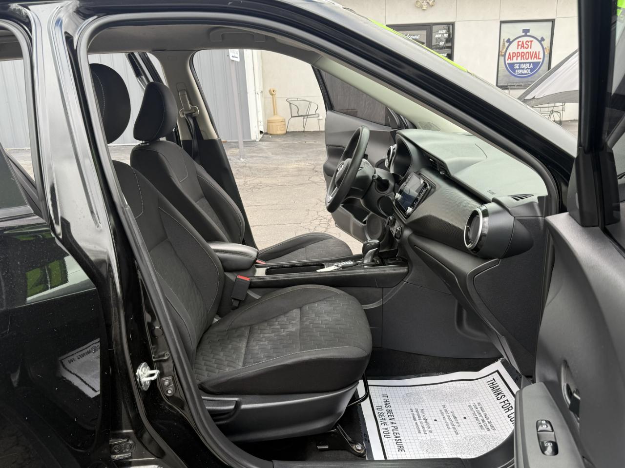 Nissan Kicks SV FWD 2021