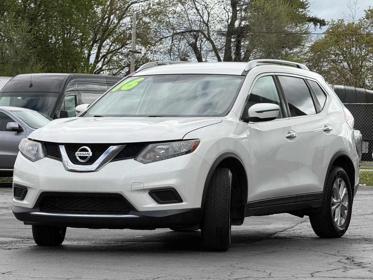 Nissan Rogue AWD 4dr SV 2016