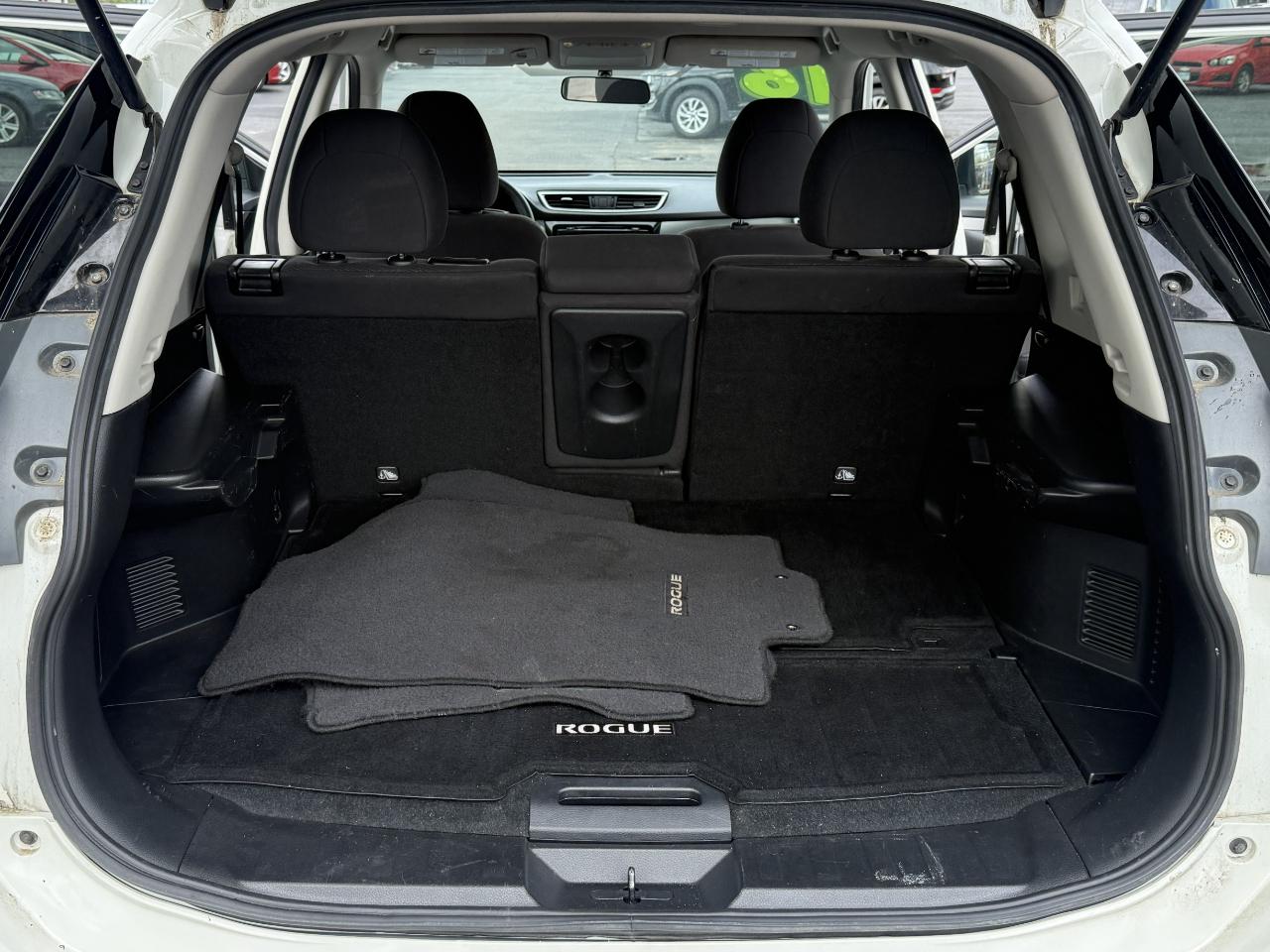 Nissan Rogue AWD 4dr SV 2016