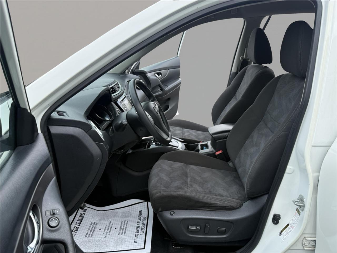 Nissan Rogue AWD 4dr SV 2016
