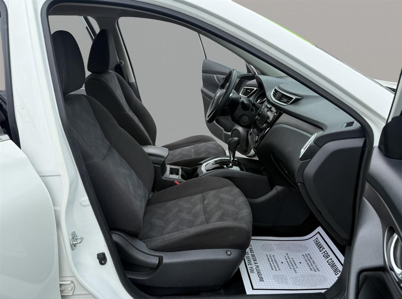 Nissan Rogue AWD 4dr SV 2016