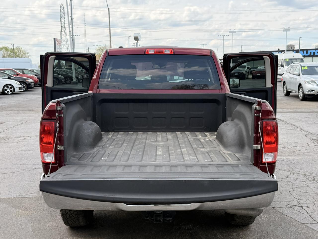 RAM 1500 Tradesman 4x4 Quad Cab 6'4" Box 2017